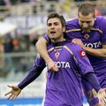 Adrian Mutu (stânga), la Fiorentina