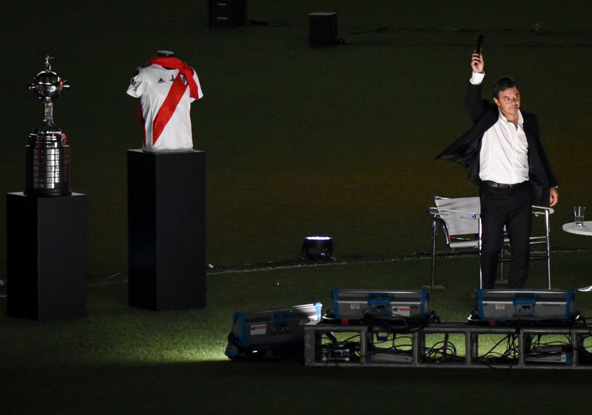 Imagini fabuloase din Argentina: antrenorul a cântat cu fanii, președintele și managerul au plâns! Discurs emoționant: „Închideți ochii și imaginați-vă”