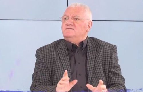 Dumitru Dragomir (75 de ani) îl sfătuiește pe Gigi Becali (63 de ani) să îi păstreze în lot pe Constantin Budescu (32 de ani) și pe Claudiu Keșeru (35 de ani).