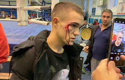 Campion național de box, umplut de sânge de un antrenor! Atenție, imagini dure!