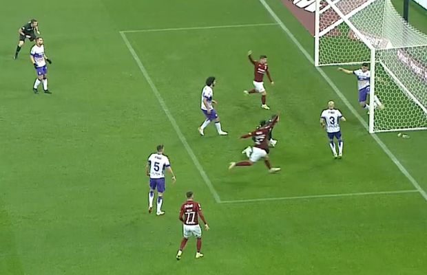 A intrat sau nu? Jucătorii Rapidului au cerut gol! Decizia arbitrilor