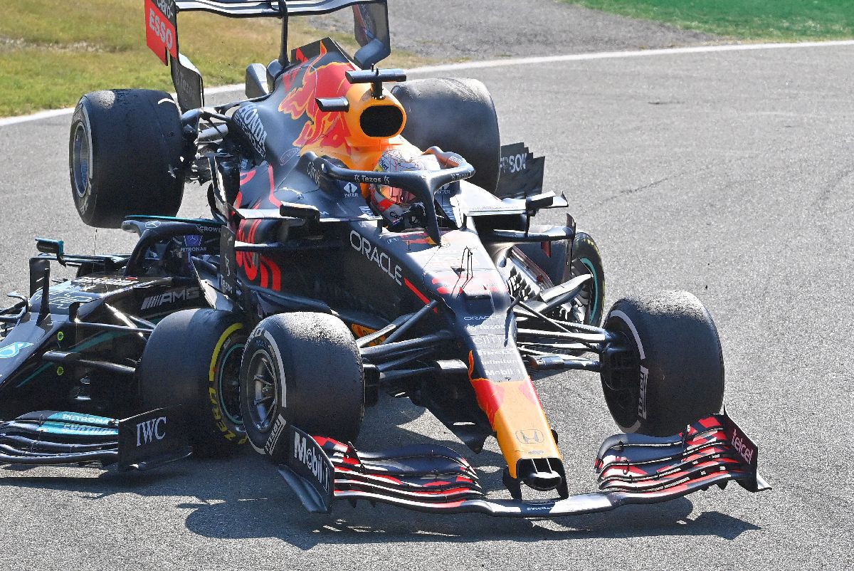 Bătut de Verstappen în calificări și huiduit copios, Hamilton e încrezător: „Abia aștept cursa” + cum le-a răspuns fanilor