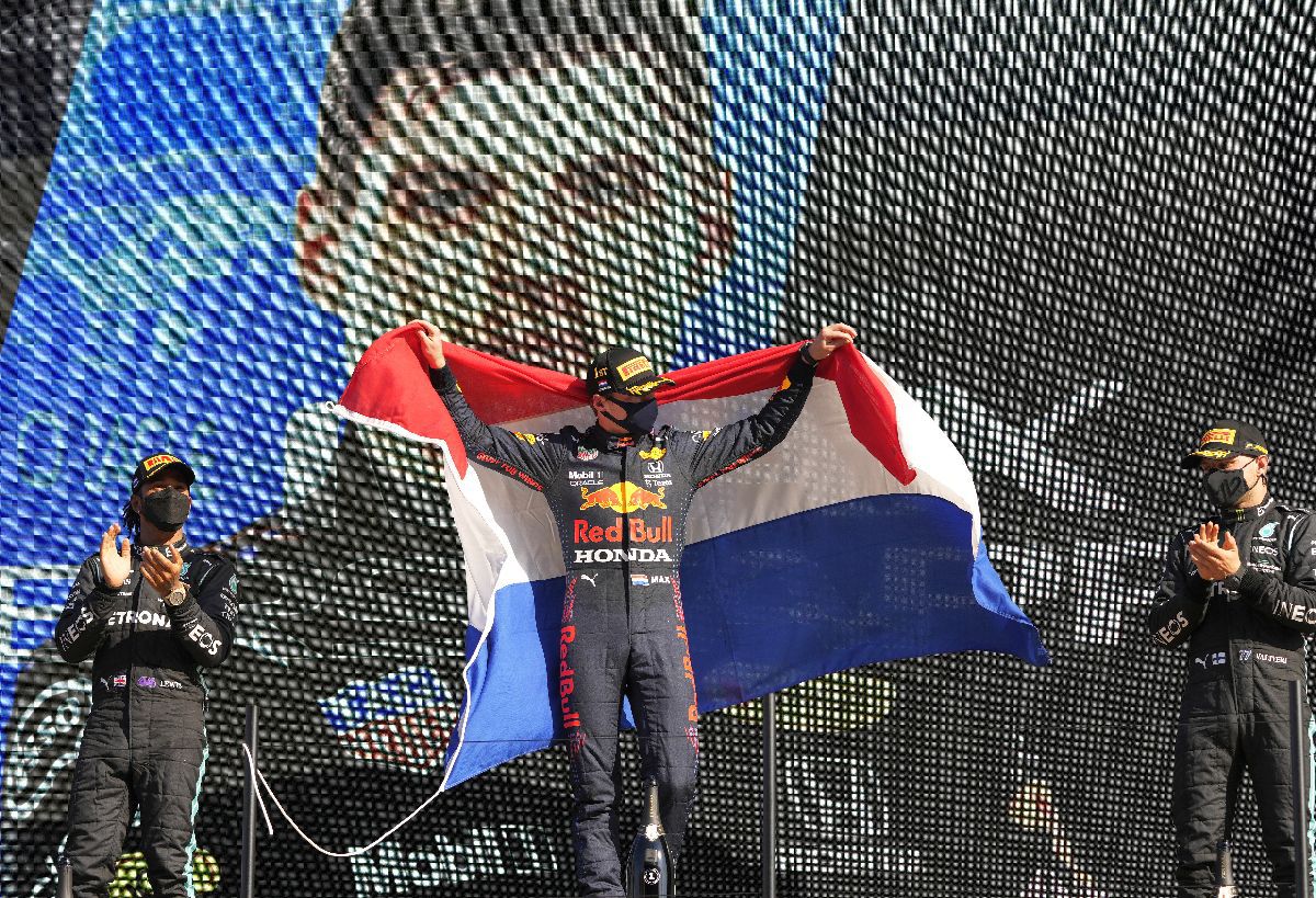 Bătut de Verstappen în calificări și huiduit copios, Hamilton e încrezător: „Abia aștept cursa” + cum le-a răspuns fanilor