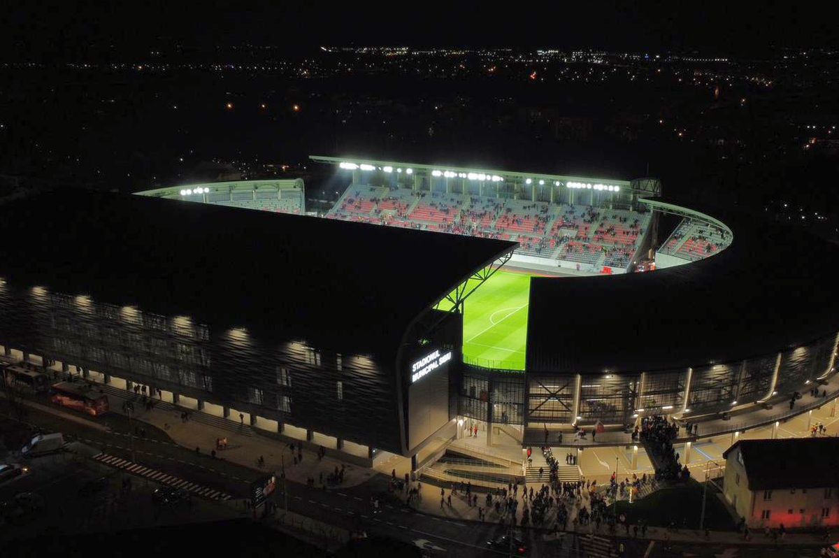 Imagini dronă stadion Sibiu: cum arată noua arenă din parcul „Sub Arini”