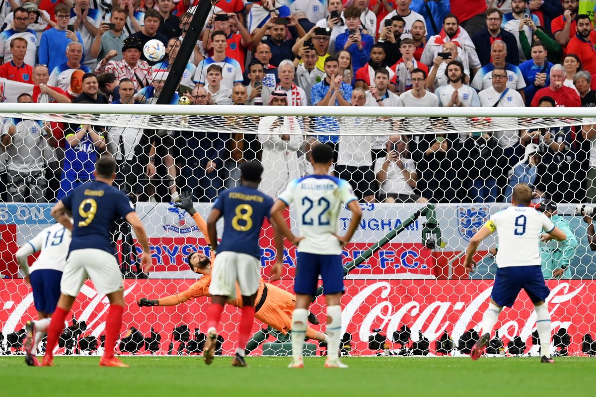 Oh là là! Anglia - Franța 1-2, în sferturile Campionatului Mondial de fotbal. Ovidiu Ioanițoaia, directorul Gazetei, a transmis de pe stadion: visul britanic, spulberat de Giroud!