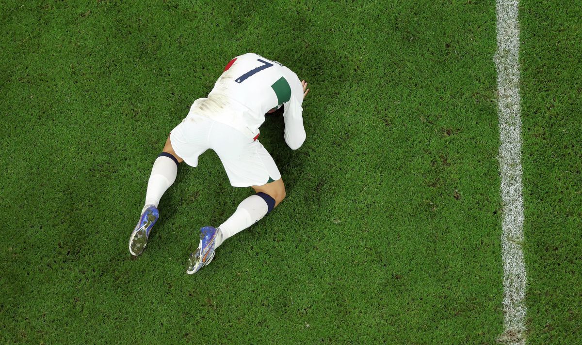 Scos din stadion, după ce l-a luat la țintă pe Cristiano Ronaldo! Incident înainte de Maroc - Portugalia