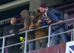 Imagini nevăzute la TV » Fanii Rapidului s-au răstit la Dan Șucu: „Avem nevoie de profesioniști”