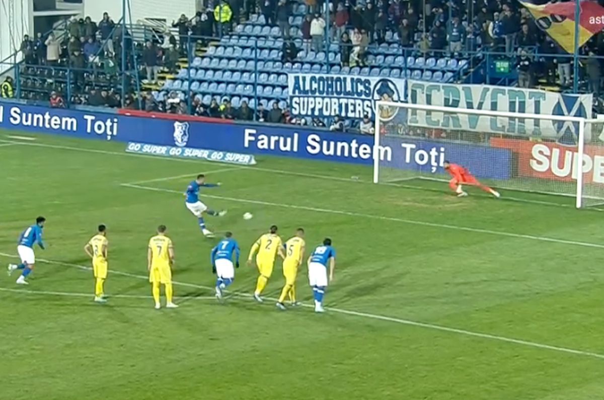 Penalty controversat dictat pentru Farul » Reluările nu sunt clare, dar Chivulete a întors decizia!