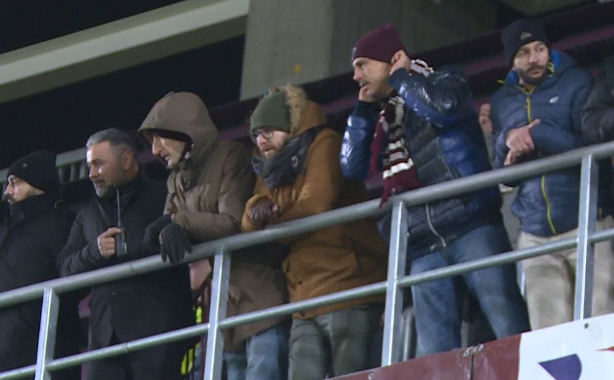 Fanii Rapidului l-au apostrofat pe Dan Șucu