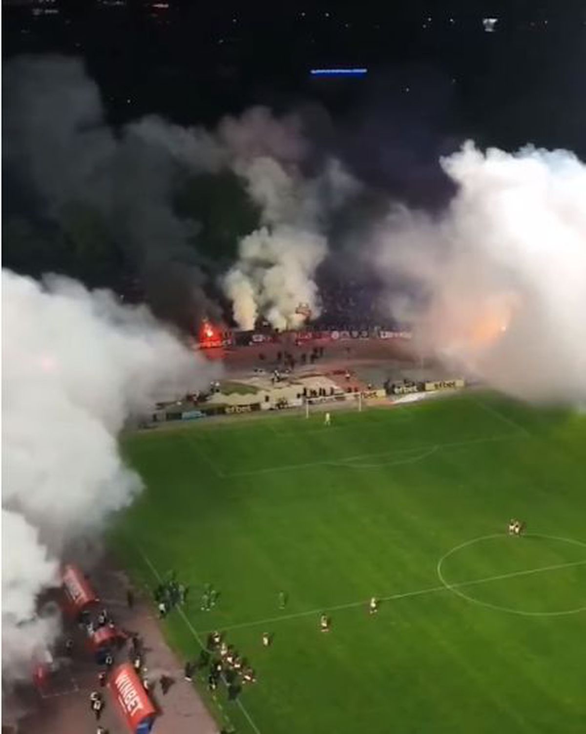 Derby nebun în Bulgaria, ultimul înaintea demolării stadionului Armatei » Gol marcat în minutul 90+18 și ultrași alergând jucătorii cu lopețile de zăpadă