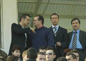 Imagini fabuloase de la primul CFR - FCSB din istorie. Gigi Becali a stat cu Emil Boc la „oficială”, oamenii s-au urcat în copaci să vadă meciul!