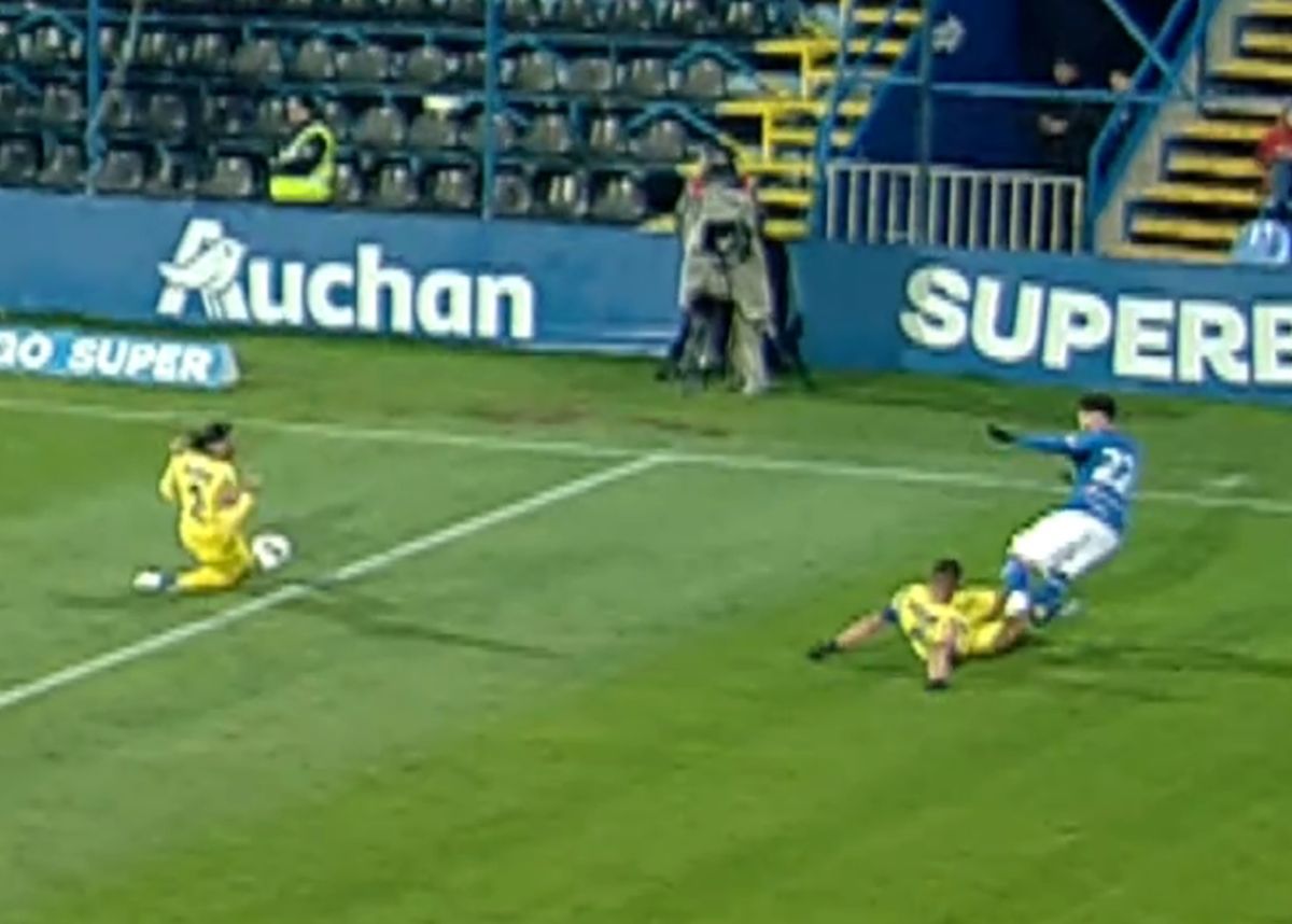 Penalty controversat dictat pentru Farul » Reluările nu sunt clare, dar Chivulete a întors decizia!