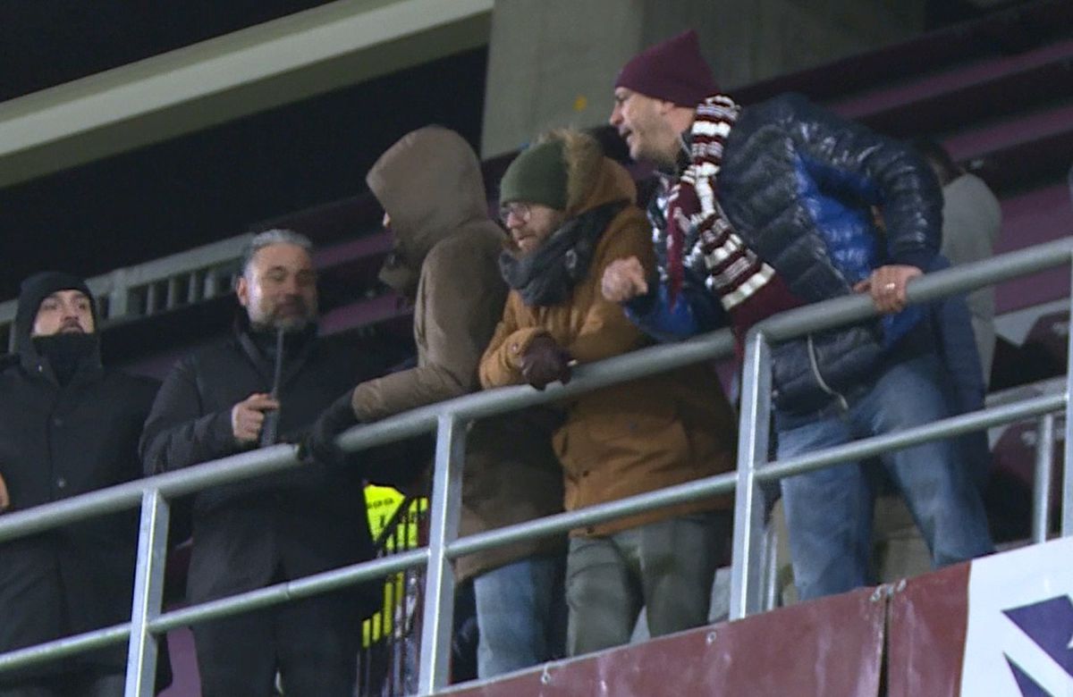 Fanii Rapidului l-au apostrofat pe Dan Șucu