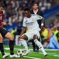 Alvaro Morata, în duel cu Vinicius Junior, în meciul câștigat de Milan cu Real la Madrid în Ligă / Foto: Imago