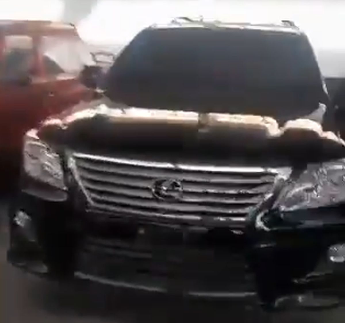 Și-au schimbat sigla și echipamentul, după fuga lui Bashar al-Assad + Uluitor ce au găsit în garajul-gigant al dictatorului!