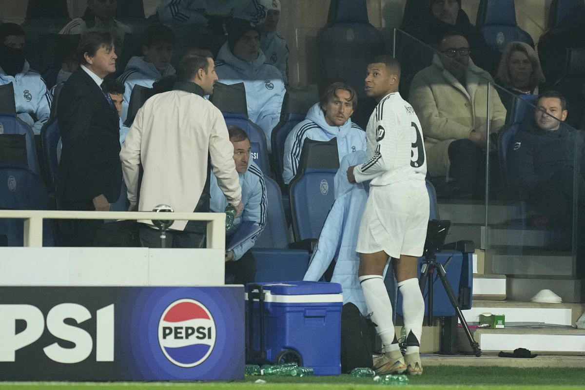 Lovitură grea pentru Real Madrid! Kylian Mbappe a marcat și a ieșit accidentat, după ce a atins o bornă impresionantă