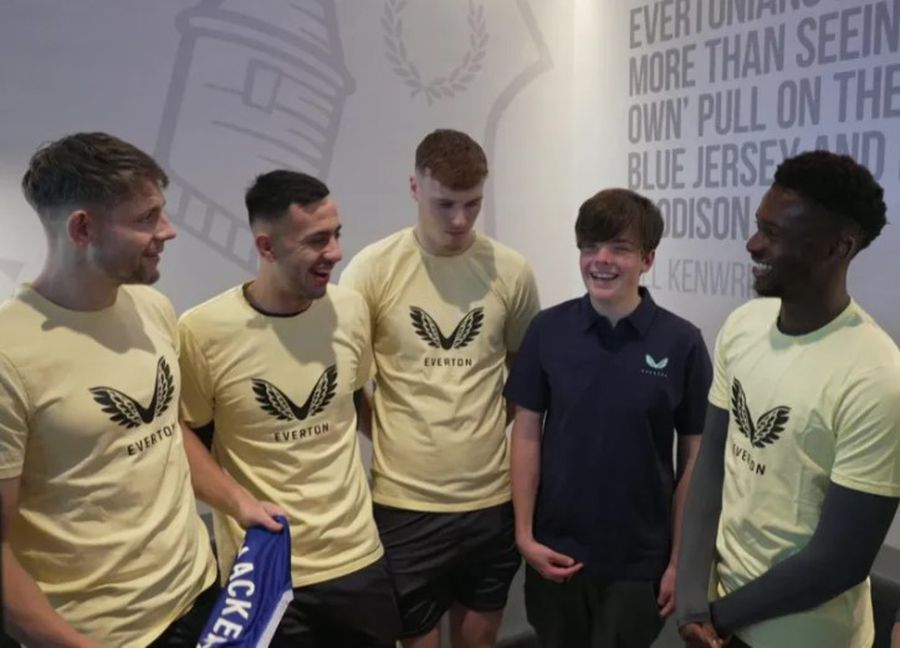 A zburat 17.000 km și a cheltuit 1.800 de euro pentru un meci care s-a amânat! Ce dar i-a făcut echipa favorită