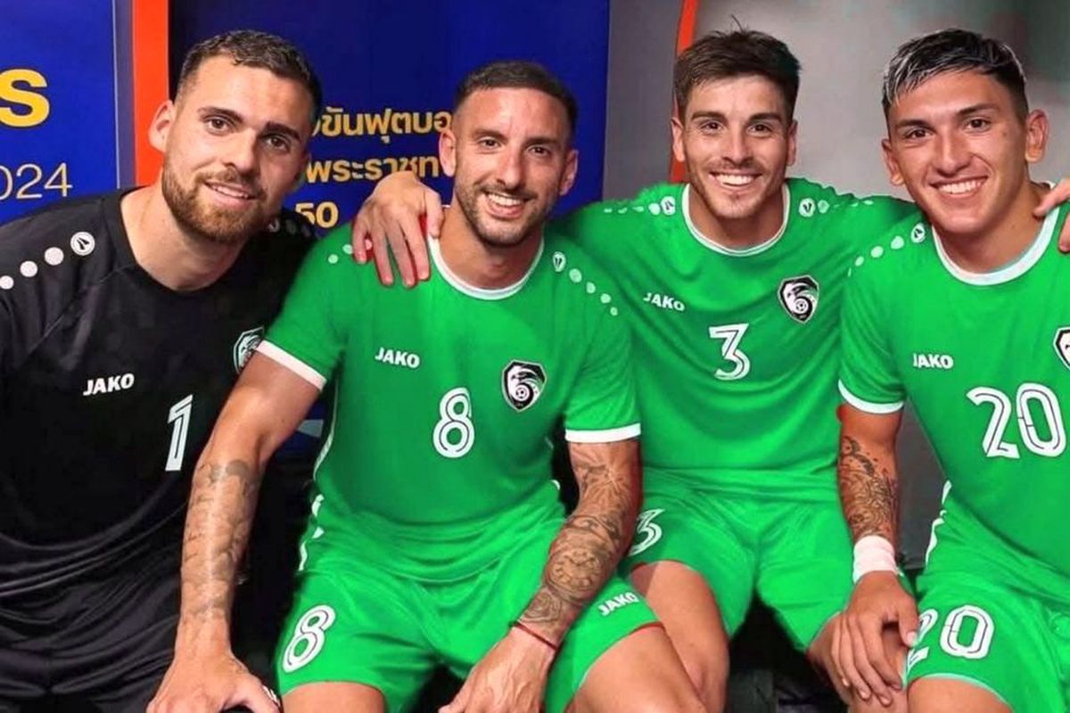 Și-au schimbat sigla și echipamentul, după fuga lui Bashar al-Assad + Uluitor ce au găsit în garajul-gigant al dictatorului!