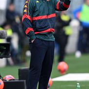 Daniele De Rossi (42 de ani), antrenorul lui Genoa, adeptul modei vechi