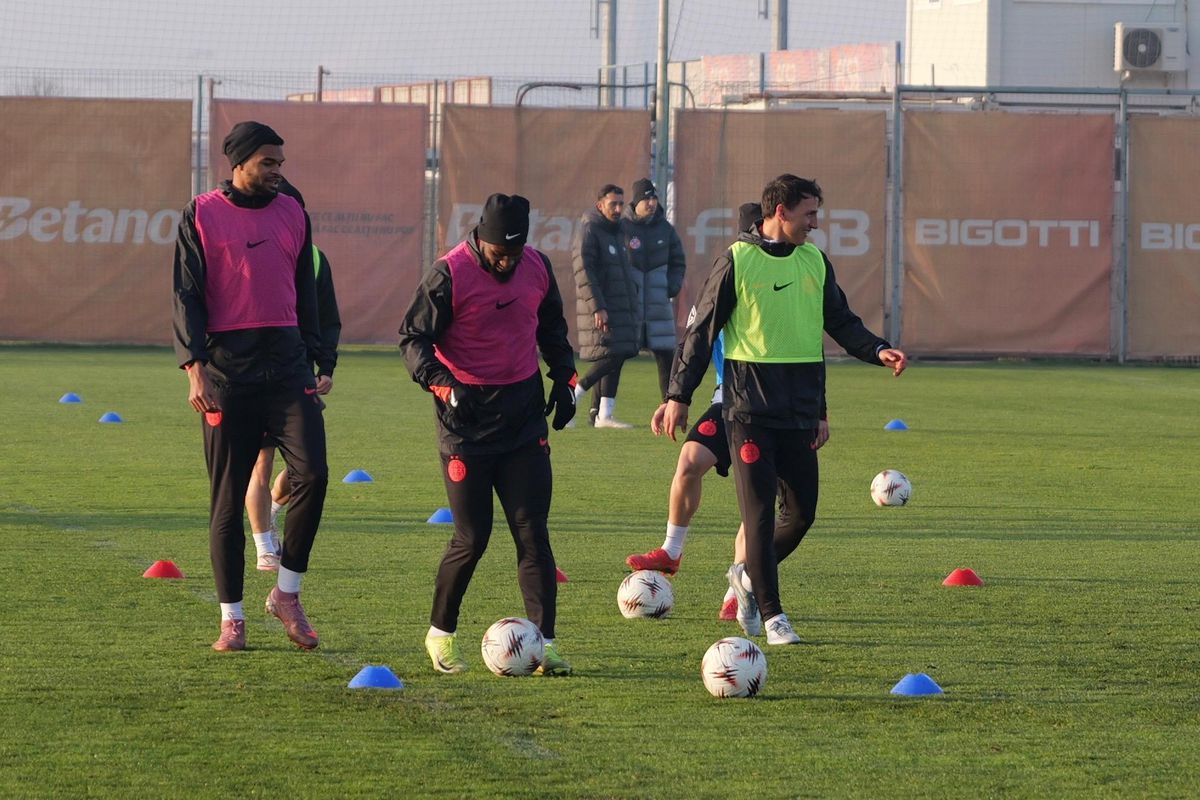 FCSB, antrenament oficial înainte de meciul cu Feyenoord // Foto: Andrei Furnigă (GSP)