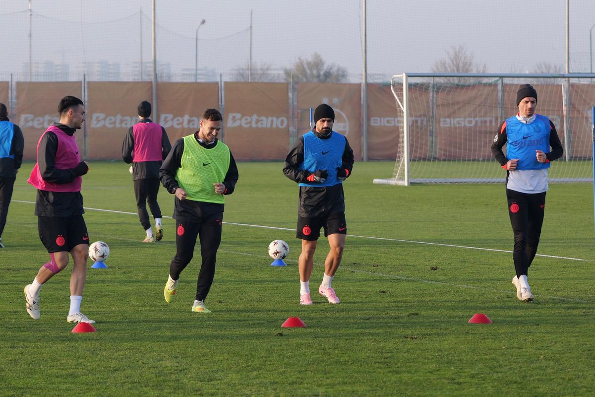 FCSB, antrenament oficial înainte de meciul cu Feyenoord // Foto: Andrei Furnigă (GSP)