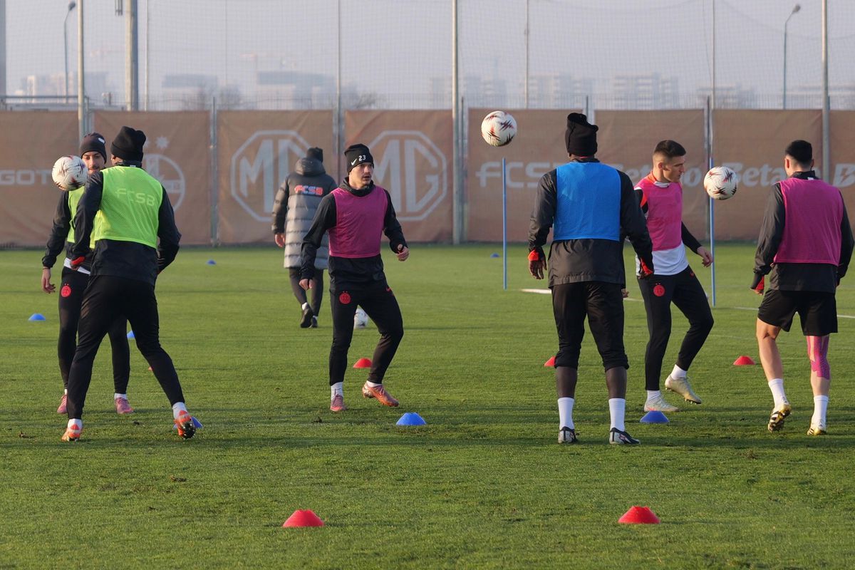 FCSB, antrenament oficial înainte de meciul cu Feyenoord // Foto: Andrei Furnigă (GSP)