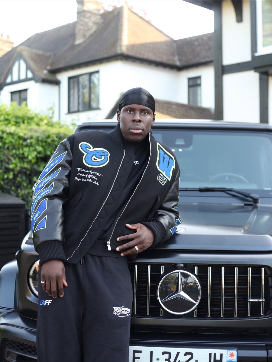 Englezii râd de țeapa luată de români: „El abia mai poate merge și ei visau la Liga Campionilor”