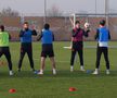 Chiricheș, Cisotti, Tavi Popescu și Florin Tănase la antrenamentul oficial înainte de FCSB - Feyenoord // Foto: Andrei Furnigă (GSP)