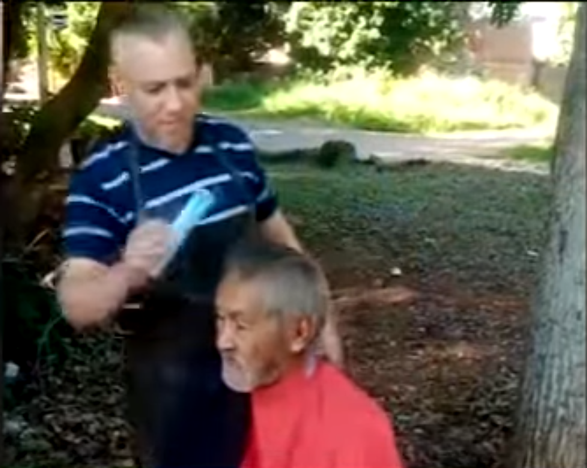 Fost mare fotbalist al țării, astăzi trăiește ca un om al străzii, în timp ce copiii lui stau în lux! » „Nu te poți uita nepăsător cum piere un astfel de om”