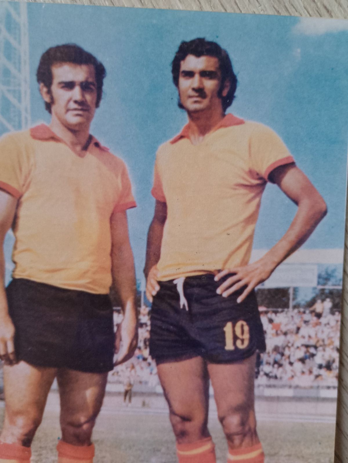 Fost mare fotbalist al țării, astăzi trăiește ca un om al străzii, în timp ce copiii lui stau în lux! » „Nu te poți uita nepăsător cum piere un astfel de om”