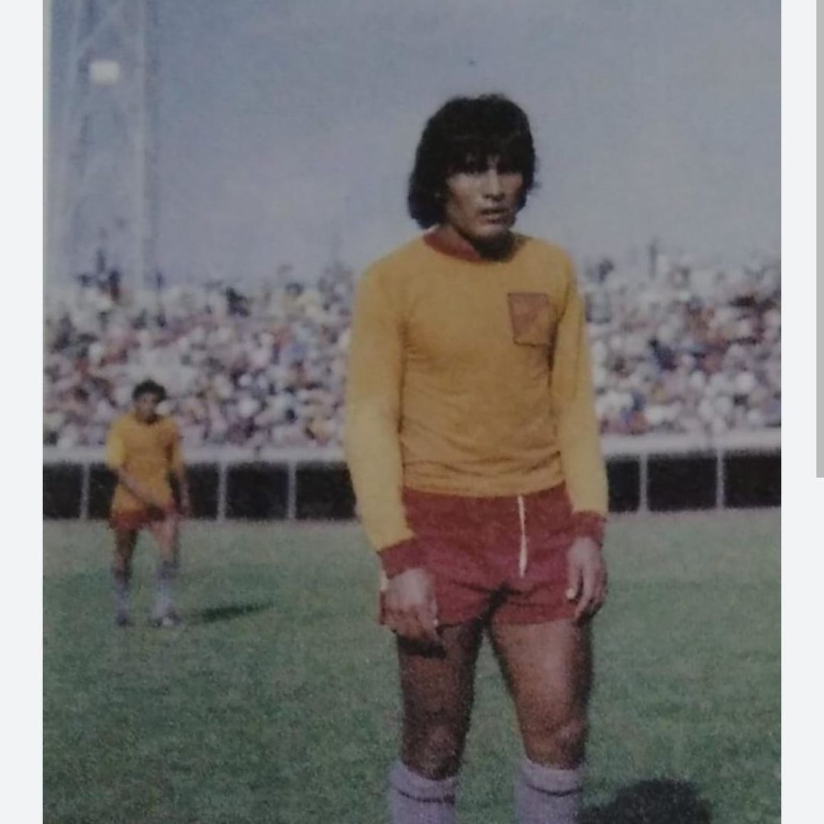 Fost mare fotbalist al țării, astăzi trăiește ca un om al străzii, în timp ce copiii lui stau în lux! » „Nu te poți uita nepăsător cum piere un astfel de om”