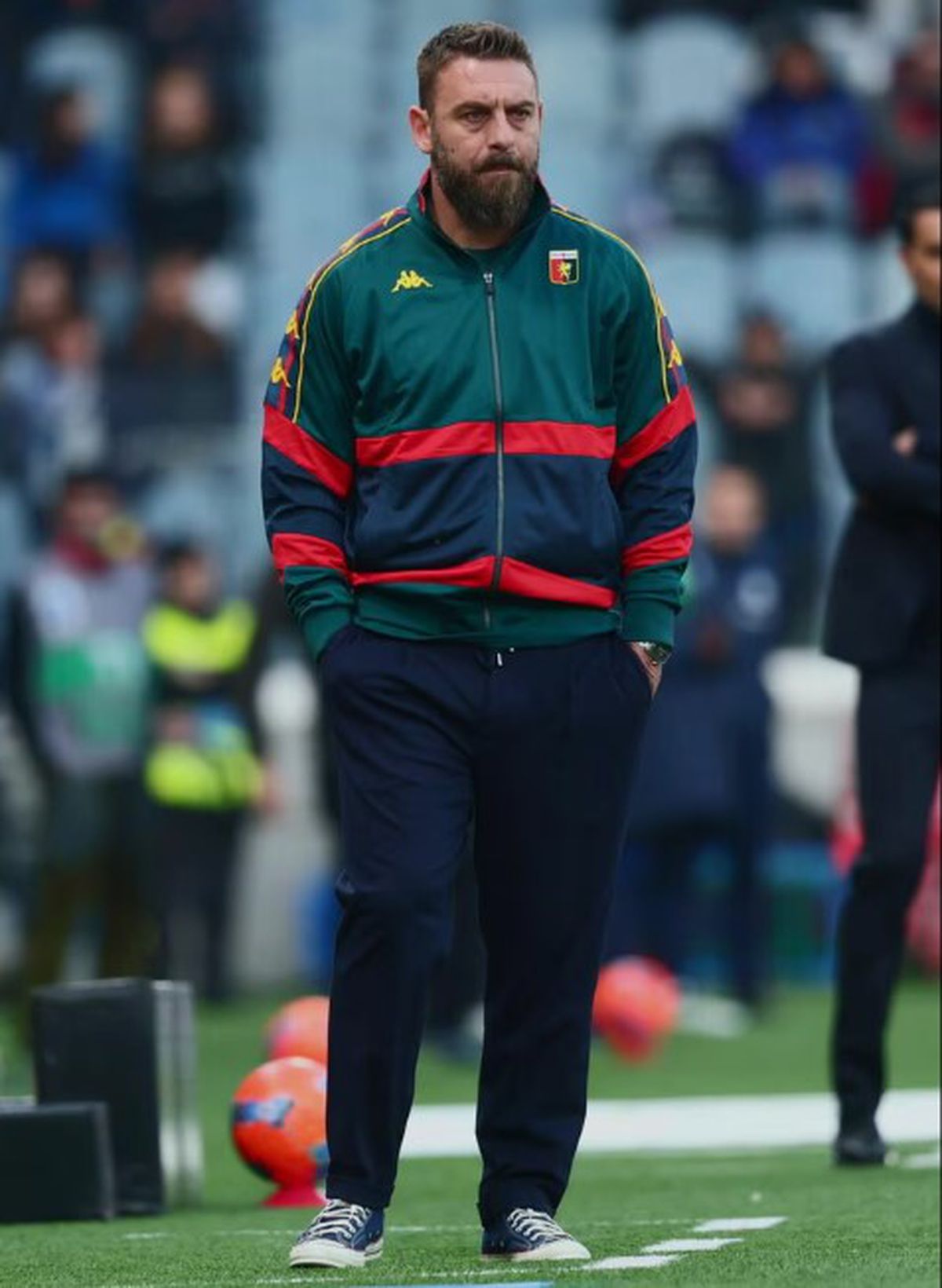 Daniele De Rossi, un antrenor de modă veche, încălțat cu Converse Chuck Taylor 70s