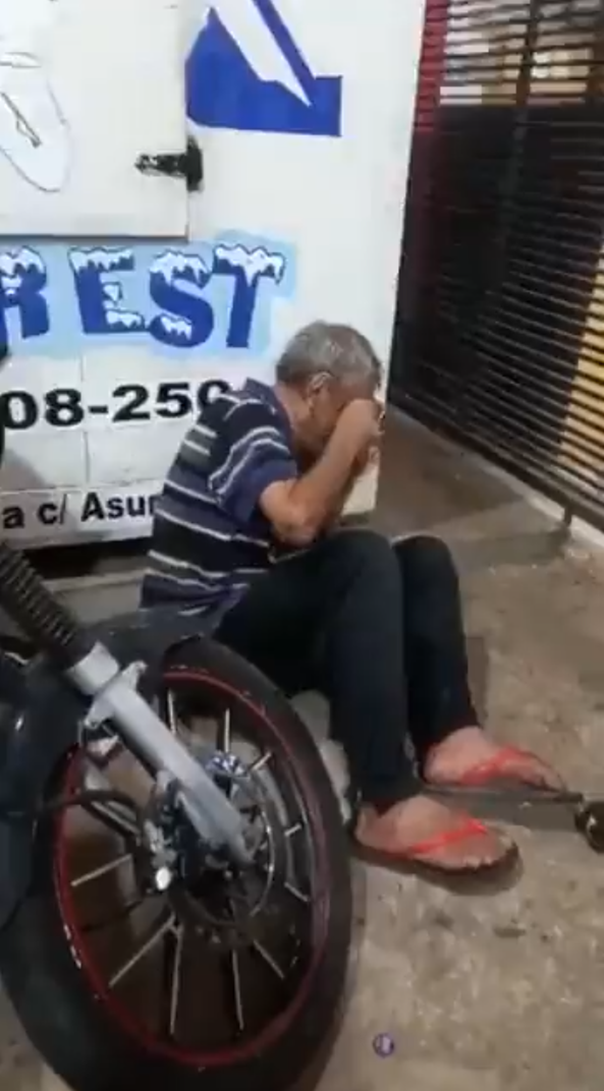 Fost mare fotbalist al țării, astăzi trăiește ca un om al străzii, în timp ce copiii lui stau în lux! » „Nu te poți uita nepăsător cum piere un astfel de om”