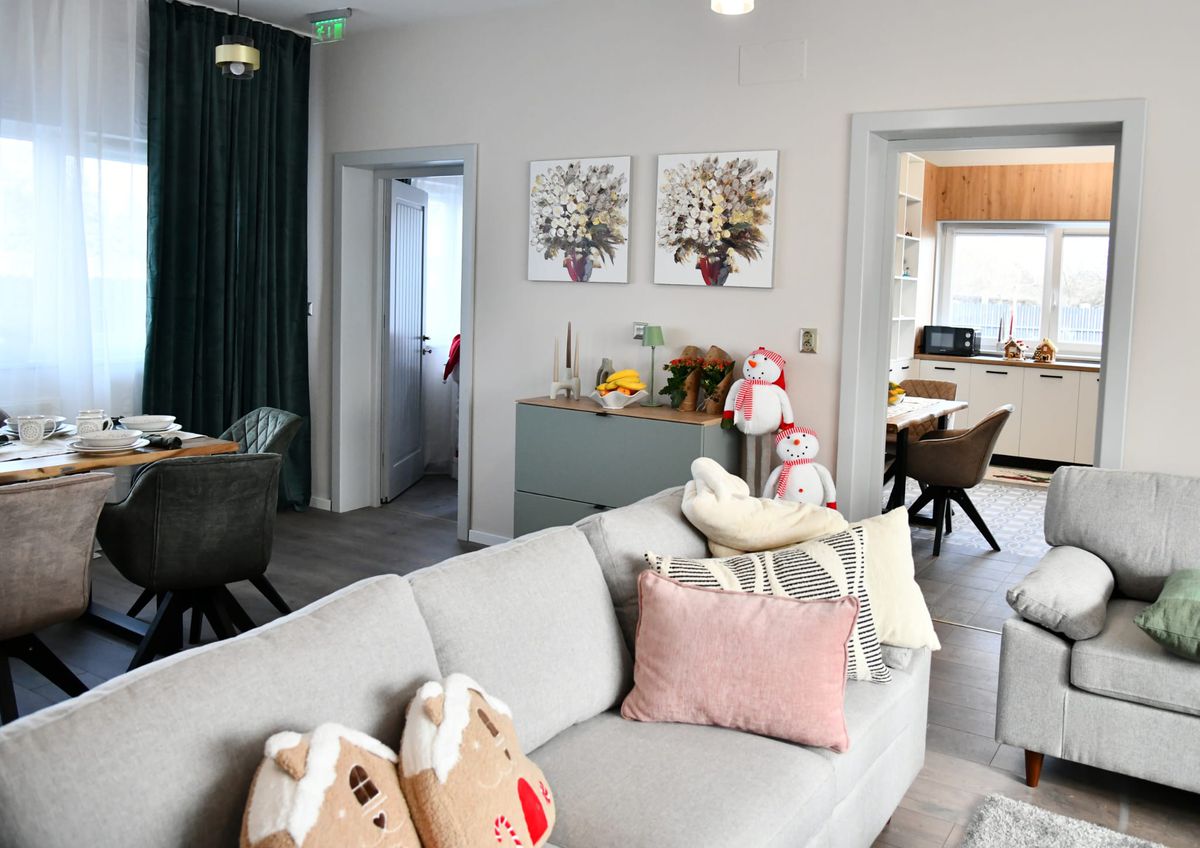 David Popovici, și canotori, inaugurare casă Hope and Homes for Children