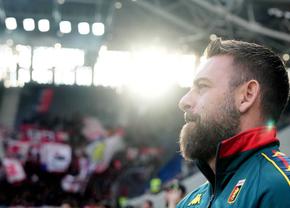 Antrenorul adus de Dan Șucu i-a cucerit pe fanii lui Genoa cu încălțările lui de 100 de euro, pe care le poartă peste tot