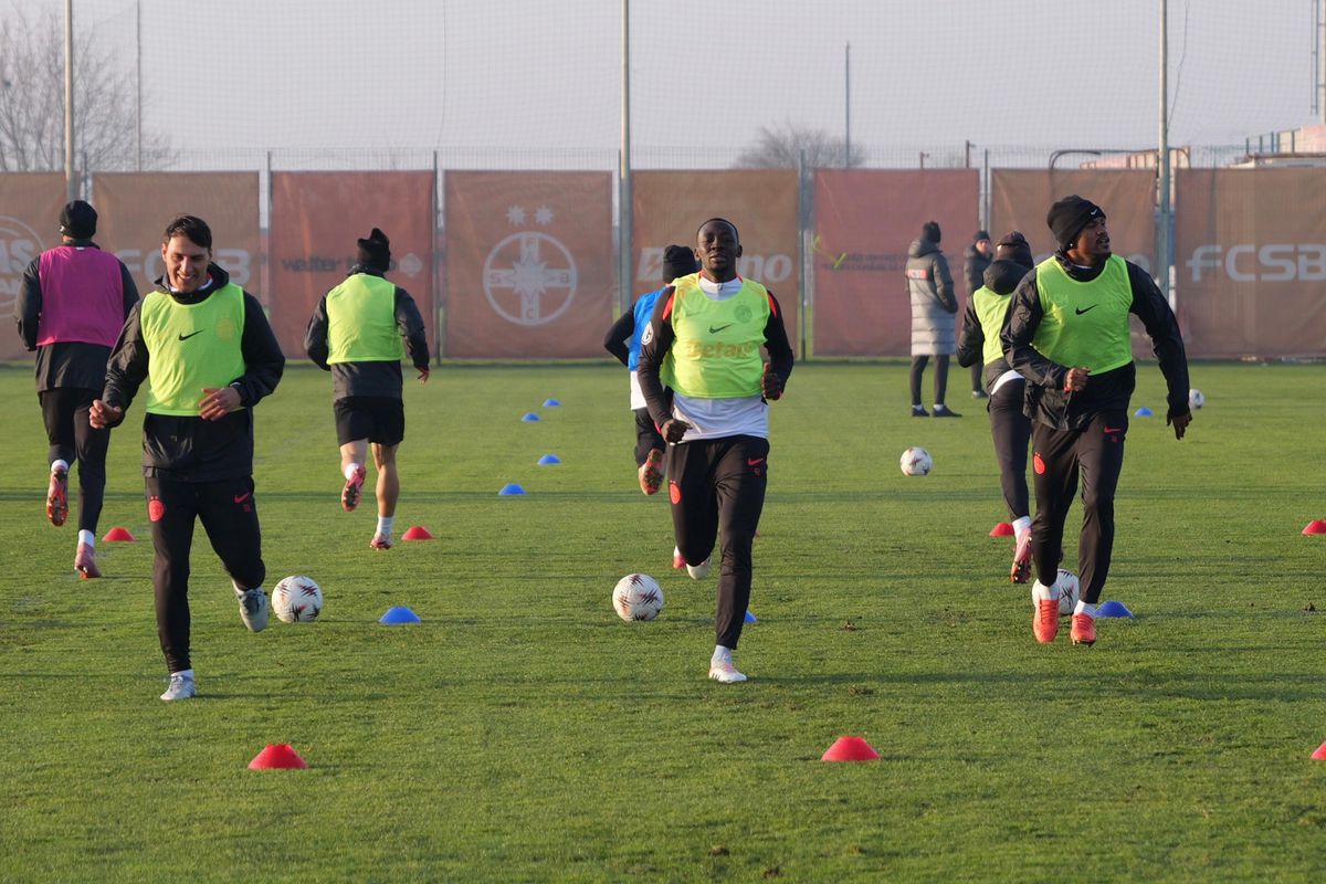 FCSB, antrenament oficial înainte de meciul cu Feyenoord // Foto: Andrei Furnigă (GSP)