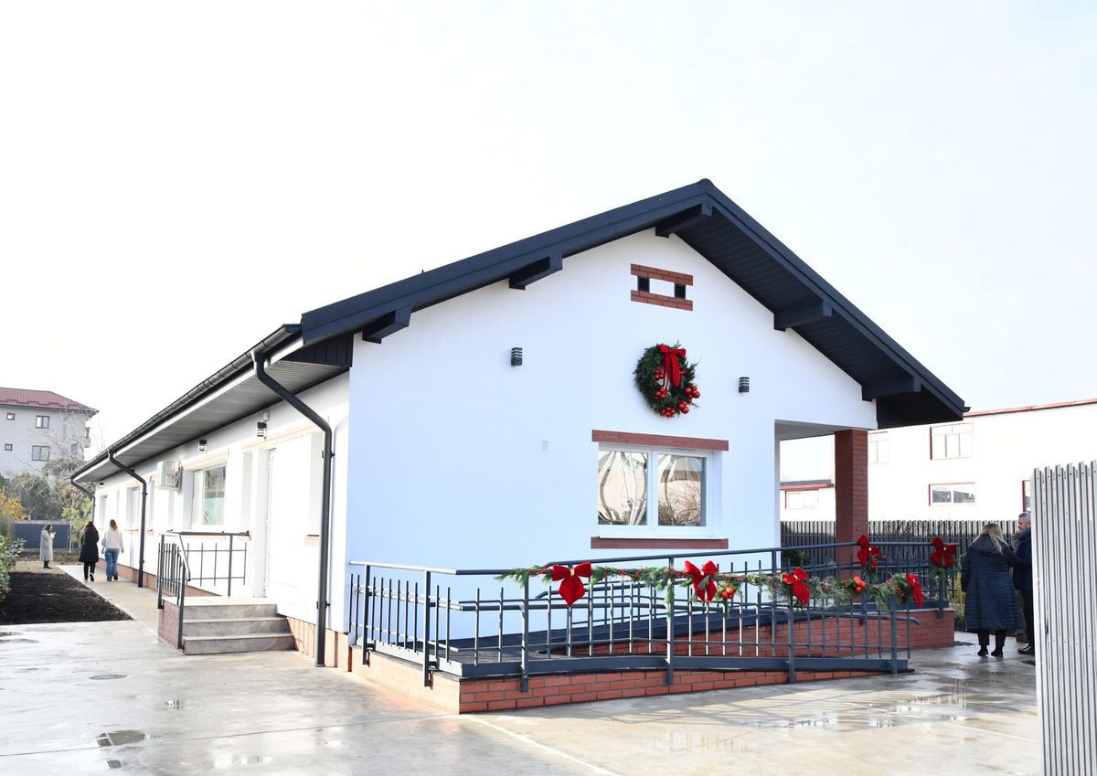 David Popovici, și canotori, inaugurare casă Hope and Homes for Children