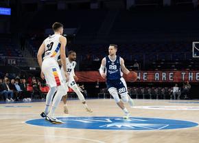 U-BT Cluj-Napoca, înfrângere la Istanbul, după un sfert 4 de coșmar: alb-negrii, fără coș timp de 6 minute!