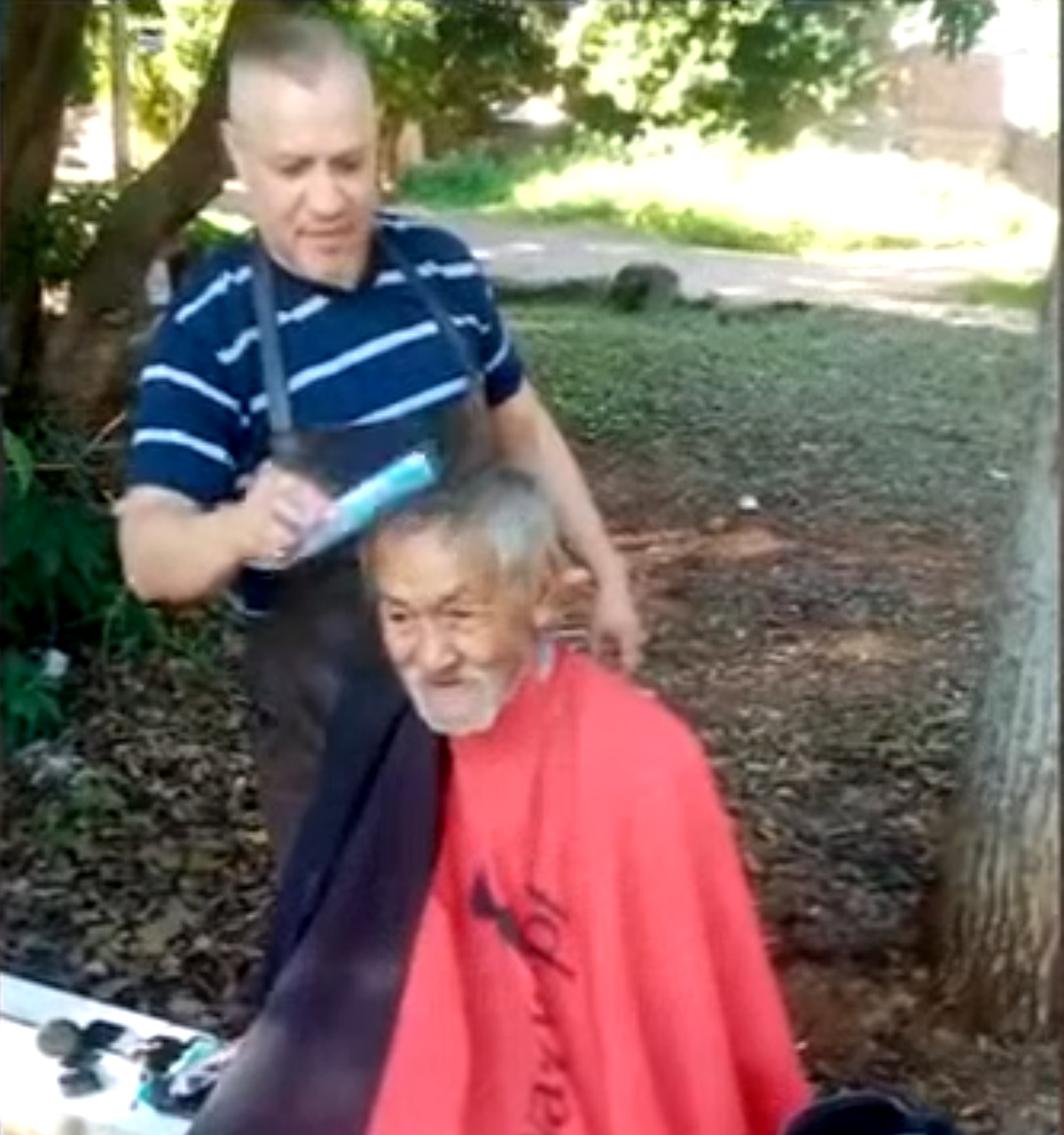 Fost mare fotbalist al țării, astăzi trăiește ca un om al străzii, în timp ce copiii lui stau în lux! » „Nu te poți uita nepăsător cum piere un astfel de om”