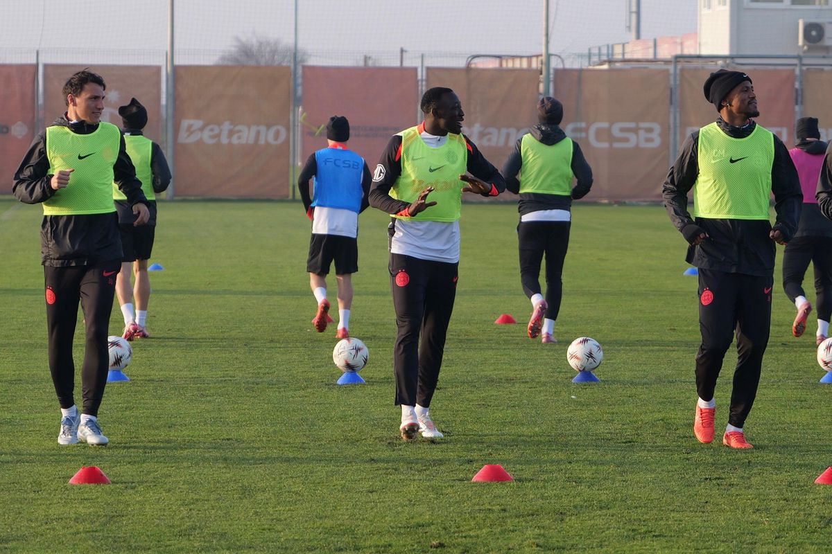 FCSB, antrenament oficial înainte de meciul cu Feyenoord // Foto: Andrei Furnigă (GSP)