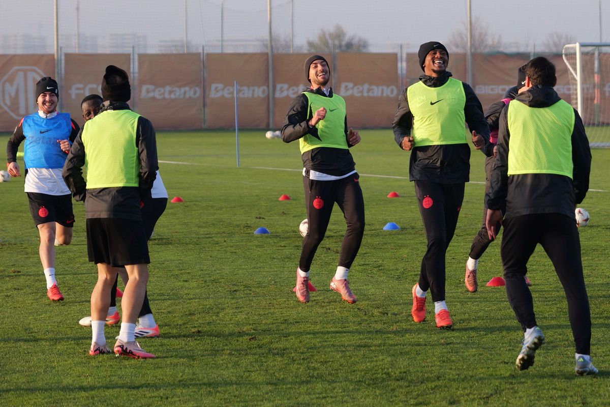 FCSB, antrenament oficial înainte de meciul cu Feyenoord // Foto: Andrei Furnigă (GSP)