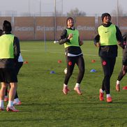 Toma, Baba Alhassan, Lixandru, Ngezana, la antrenamentul oficial înainte de FCSB - Feyenoord // Foto: Andrei Furnigă (GSP)