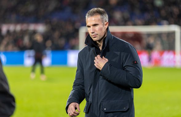 Suporterii lui Feyenoord i-au cerut demisia lui Robin van Persie la doar o săptămână de la înfrângerea cu FCSB