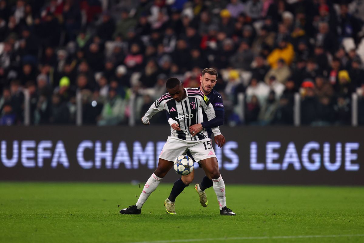 Vlad Dragomir, în Juventus - Pafos