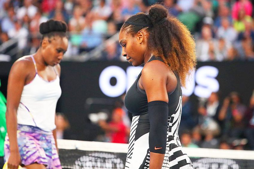 Serena Williams, prim-plan, și sora Venus Williams, foto: Imago