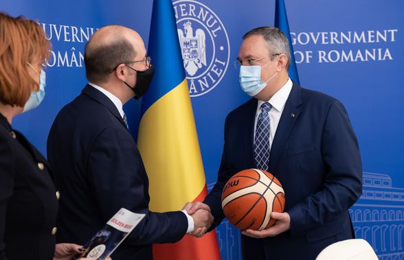 Starurile din NBA ar putea veni în România » Candidatura anunțată la întâlnirea dintre prim-ministrul Ciucă și secretarul general al FIBA