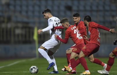 A fost cu naționala la Tokyo, apoi a trăit clipe grele în Liga 1: „Ne împrumutam între noi în vestiar. Eu mi-am vândut mașina”