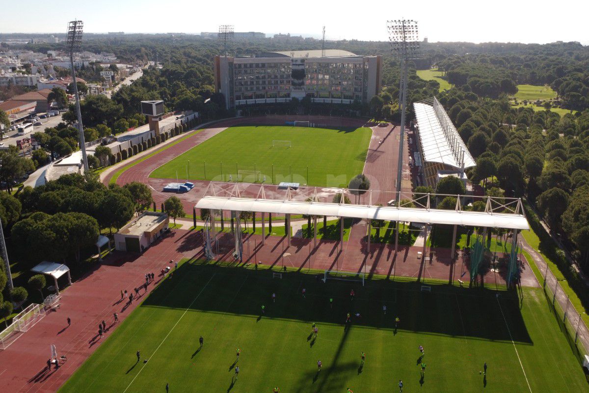 Păzea! Neubert la butoane! Ziua 3 în Antalya pentru FCSB, faza pe extenuare: imagini tari surprinse din dronă