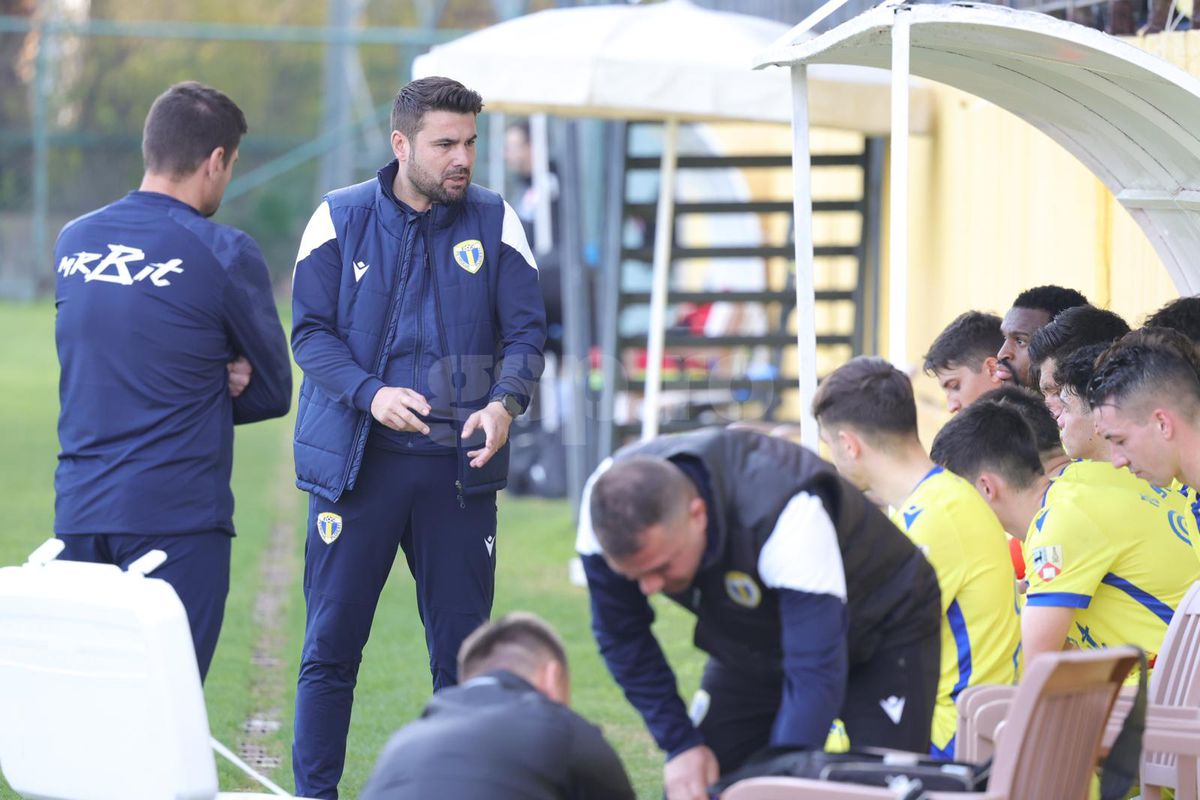 CSKA 1948 - Petrolul: 5 goluri în al doilea amical al echipei lui Mutu » Contribuție la debut pentru vârful din Turcia