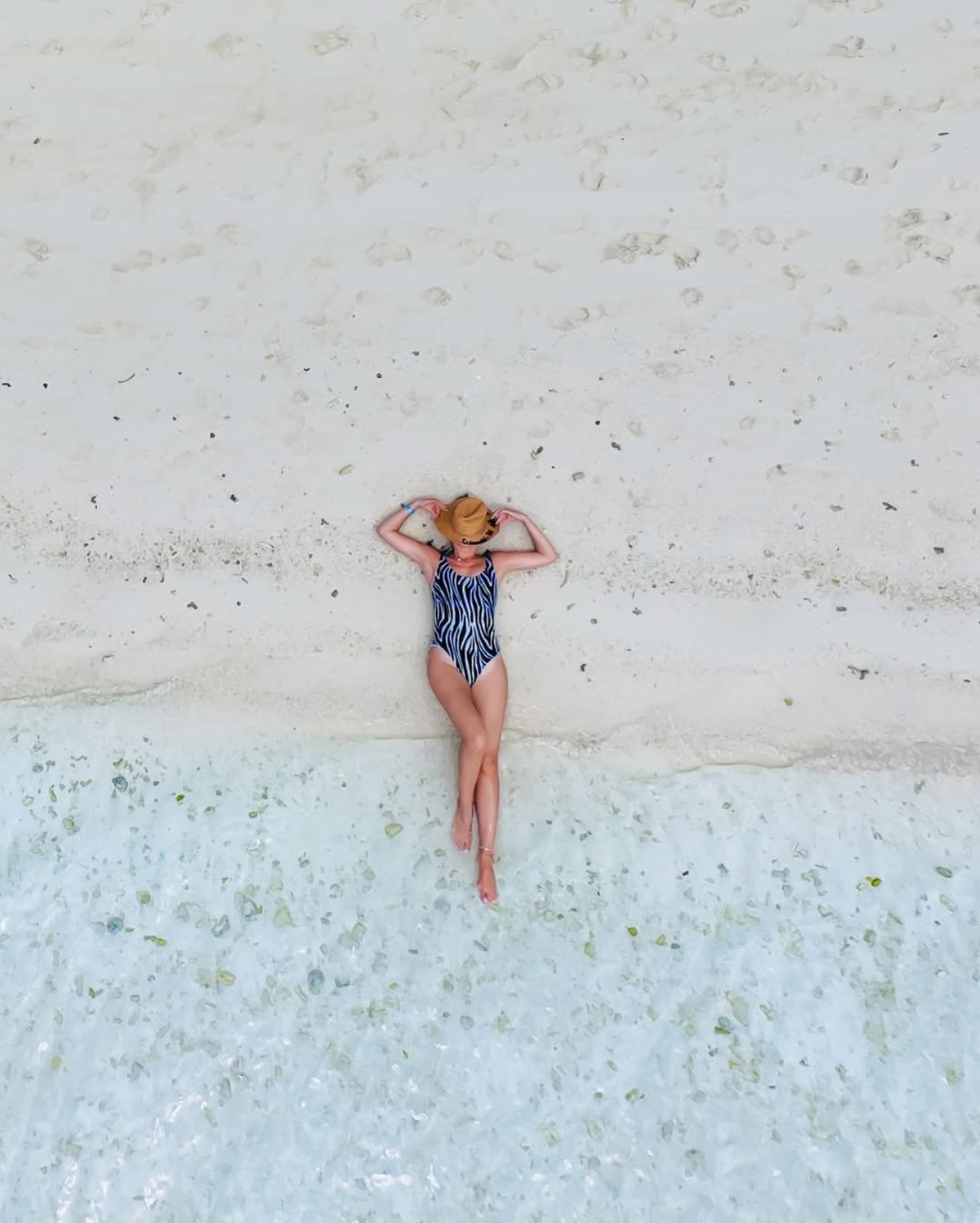 Vacanța Corinei Caragea în Maldive, ruinată » Ce a pățit prezentatoarea știrilor sportive: „E gold doar la buzunar”